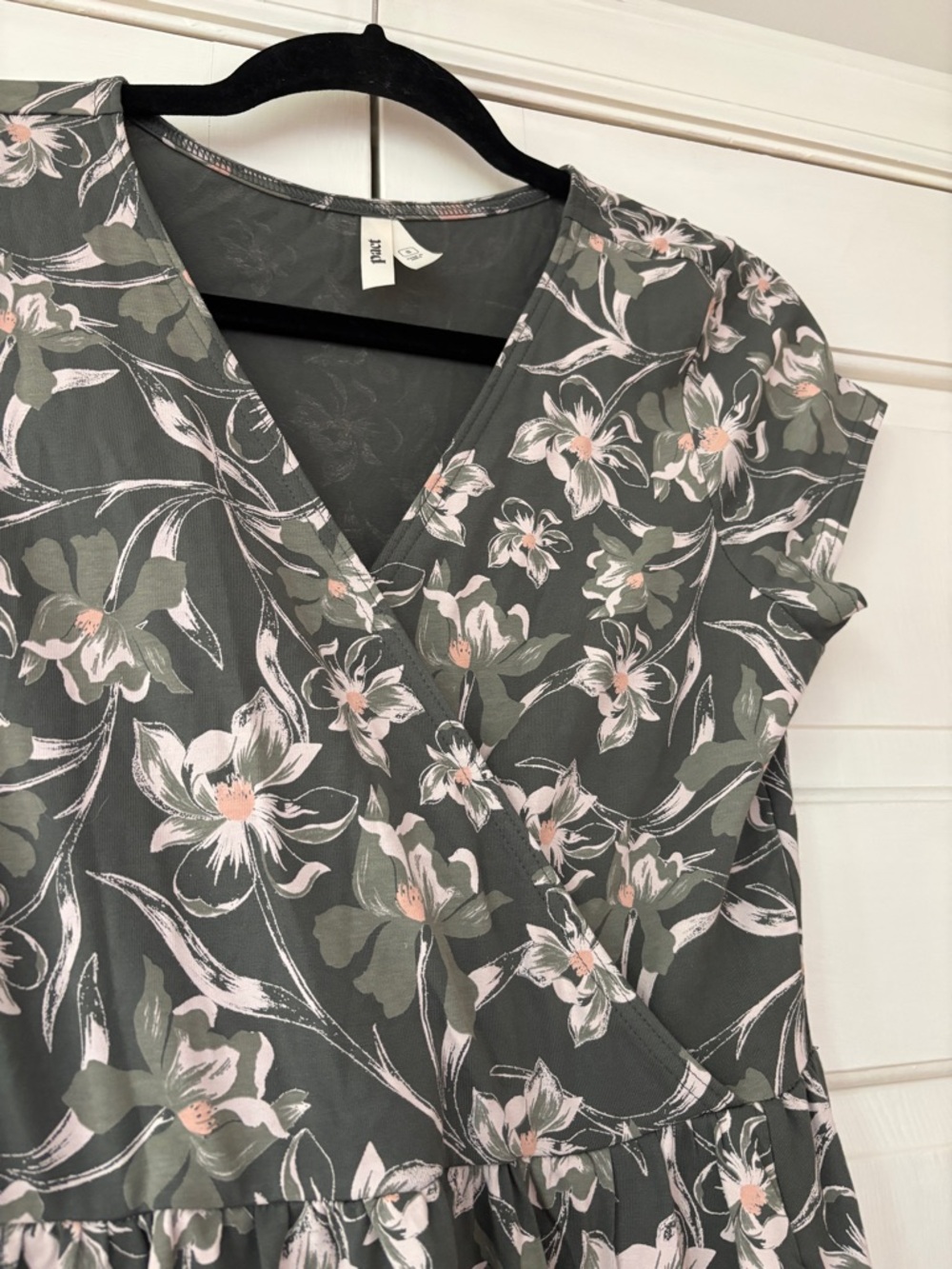 Pact Organic Fit & Flare Crossover Dress Size Small Vineyard Floral Castor Gray - Picture 11 of 16